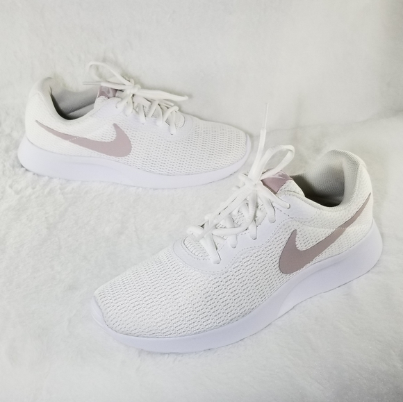 nike tanjun rose white